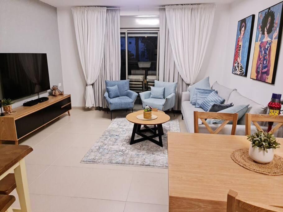 Appartamento מרחק נגיעה בתקווה Petach Tikva Esterno foto