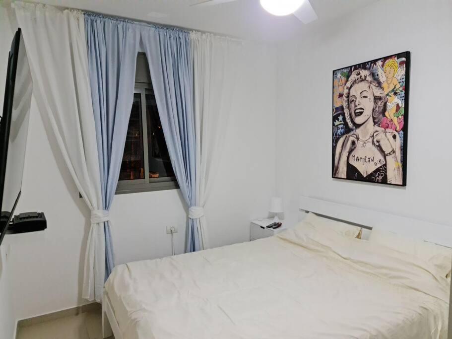 Appartamento מרחק נגיעה בתקווה Petach Tikva Esterno foto